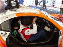 本日のベストショット　　これは狭すぎ!!!!       レクサスGT500　　初乗り込み