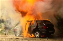 ドイツのメディアが激怒！BMW「X5」をパクった中国製SUVを爆破!!!