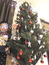 クリスマスツリーを飾りました♪