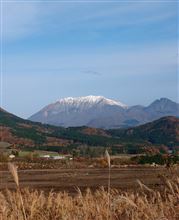 大山　冠雪と紅葉