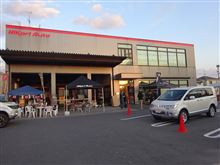 ショップもアツい　ラーメンも熱い　輝オートフェスタ2014秋～ラーメンオフ会