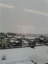 国境の長いトンネルを抜けると