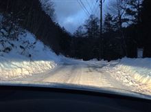 雪路。