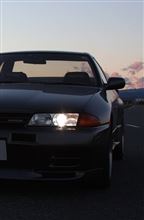 街は輝いているが…