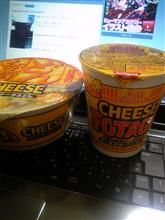 Cupnoodle CHEESE POTAGE と どん兵衛カルボナーラうどん