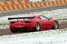 458イタリア　GTC(458イタリアGTⅡ)　　　大きなウイングが、、、、。　　レーシングマシン