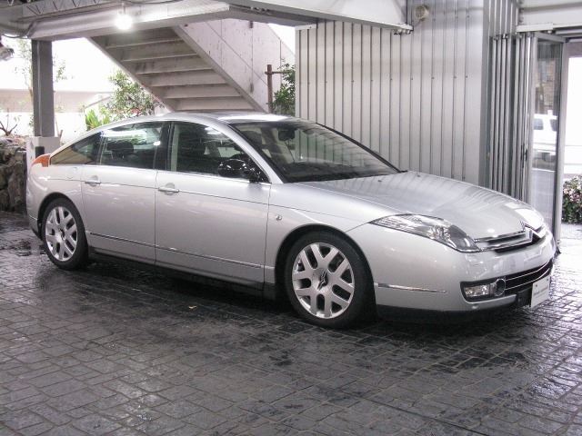 シトロエンc6中古車 これも日本に数台 グリアルミニウム シルバー ミストラル 黒 内装 54bのブログ 54bのページ みんカラ
