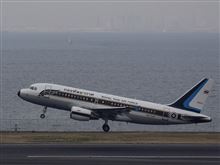 では週末の羽田空港を