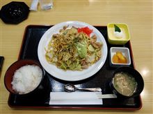 米子道蒜山高原ＳＡ上り　蒜山高原焼きそば定食９８０円