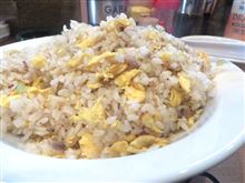今日のランチは、「かおたん」炒飯大盛り