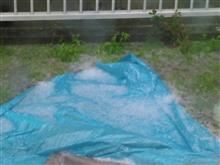 雹が降ってきた