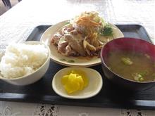 今日のランチは、「シーサイドゴルフ木更津」焼肉定食 700円