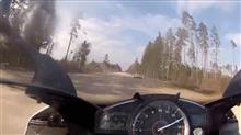 Yamaha R1 vs Mercedes SL63 AMG at 300km/h