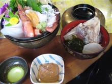 切り身のデカい海鮮丼を味わう　～北茨城　船頭料理　天心丸～