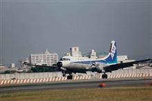 YS-11双発ターボプロップ旅客機 MRJの大先輩