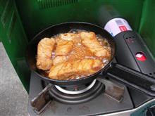 庭食（イシガキ鉄鋳物フライパン15cmによる豚肉炒め）