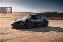 ポルシェ911 GT3 RSにクラシカルなピアスボルト付きのホイールを装着するカスタム