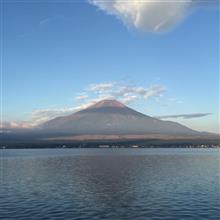 山中湖に行く。