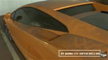 パリの駐車場で埃を被って放置されるスーパーカーたち。持ち主の身に何が？（動画あり）