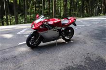 MV AGUSTA F4 単独走行。
