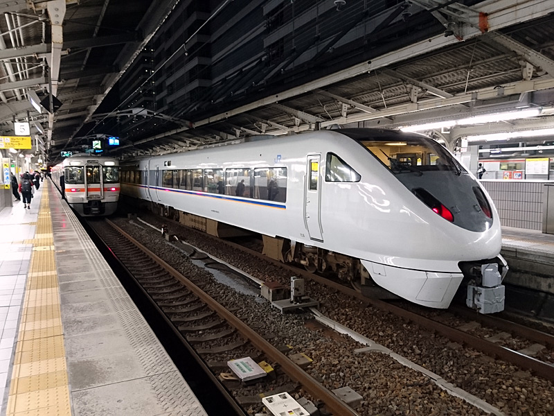 名古屋駅に683系弥七のブログ まぁぼちぼちとやっ