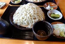 年末家族スキー 吹雪なので小休止です。