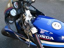 [CBR250Four] 30年経過して球切れしたヘッドライトH4バルブを交換の巻（前編）