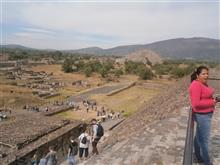 メキシコ通信その7　Teotihuacanに登る
