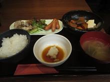 今日のランチは、「赤から」グリルチキンのおろしポン酢赤からうま煮定食