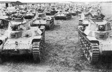日本陸軍、　　九七式　中戦車　～　　♪