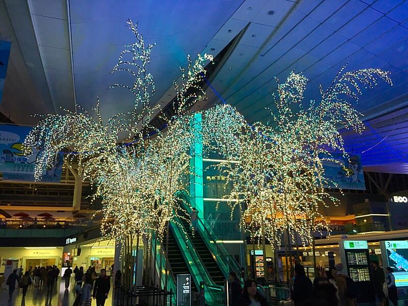 イルミネーションの綺麗な羽田空港からスペインへ出発します ニャック スミ蔵のブログ The World Of Nyak X Trail みんカラ
