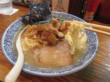 今日のディナーは、銀座「久留米らーめん 金丸」特・金丸 950円替玉100円 