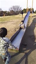 孫達と公園で遊びました。(^o^)