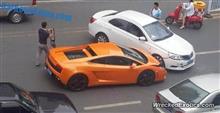 ランボルギーニ・ガヤルドと中国車がクラッシュ。南京にて
