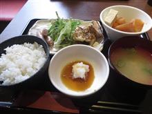 今日のランチは、「赤から」グリルチキンのおろしポン酢 赤からうま煮定食 980円→500円