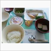 昼過ぎの弁当はおまけ付きかや