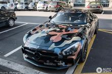 スイスにて、迷彩柄のメルセデスAMG GT S。割と人気のカラーリング？