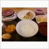 土曜日の夕食が並びます
