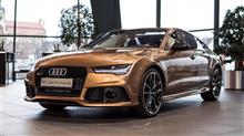 アウディが”エクスクルーシブ”にて仕上げたゴールドとカーボンのRS7を公開