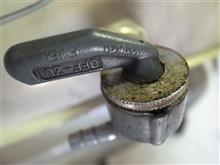 燃料コックのパッキン交換です。