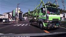 セミトレーラーのドライバー、グッジョブ！   