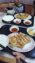 家族で晩御飯を食べました。(^o^)