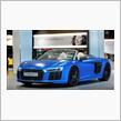 アウディフォーラム・ネッカースウルムにマットブルーのR8スパイダー登場