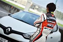 乗り手を選ばぬ高性能 ルーテシアRSでNOBがタイムアタック。プジョー､ミニと比較