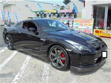 35GT-Rにはもちろん専用タイヤです