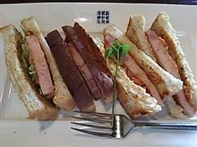 お昼ご飯(((((((((((っ･ω･)っ ﾌﾞｰﾝ