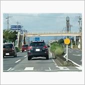 ん? 車高上げてる?