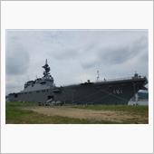 もはや空母ですね、護衛艦ひゅ ...