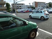 トゥインゴでトゥインゴの試乗にいく
