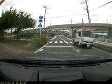 今度は赤燈トラック